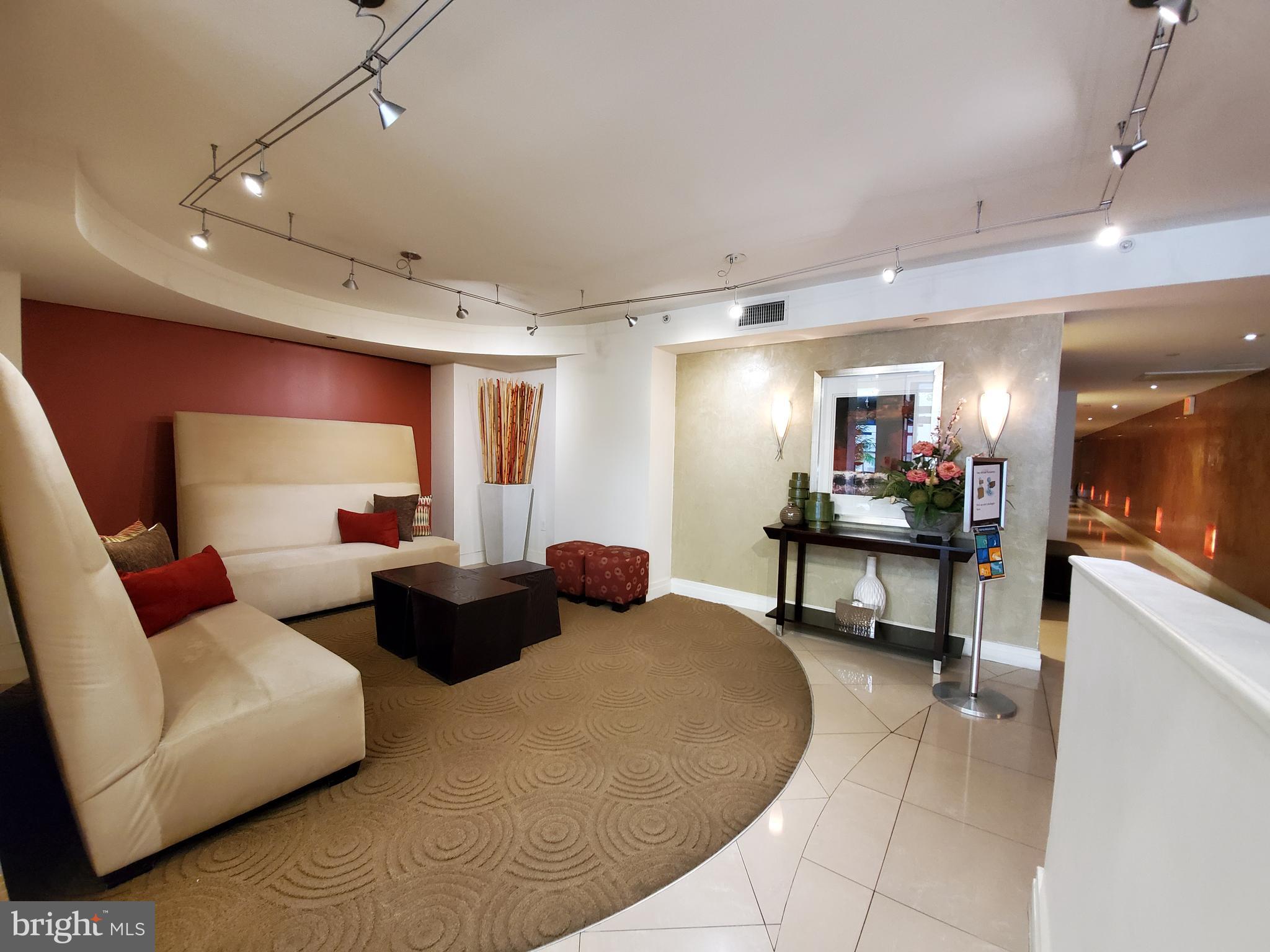 915 E ST NW #315