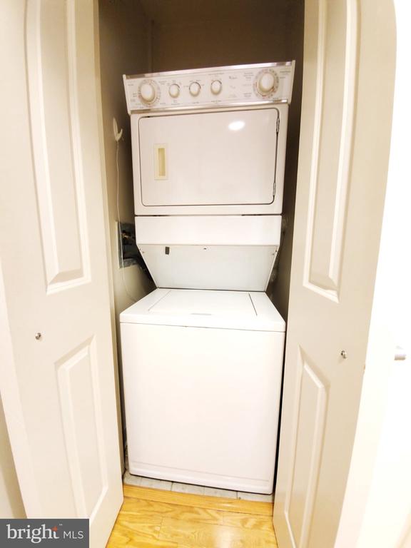 777 NW 7TH STREET NW Unit: 906