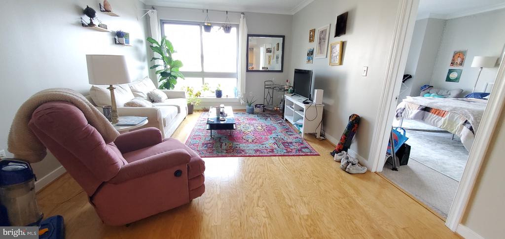 777 NW 7TH STREET NW Unit: 906