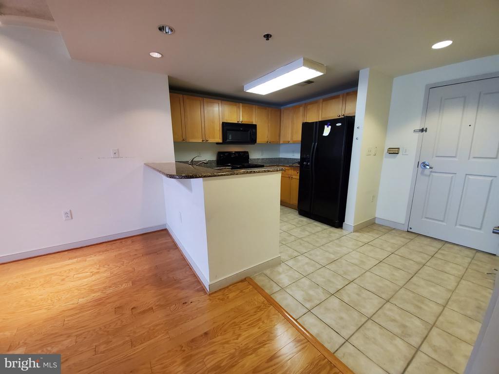 777 NW 7TH STREET NW Unit: 906