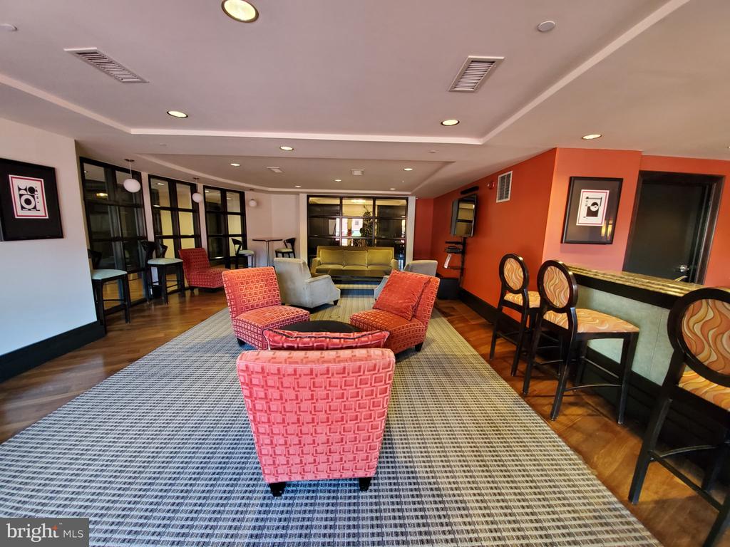777 NW 7TH STREET NW Unit: 906
