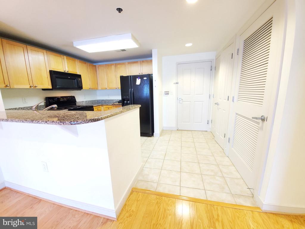 777 NW 7TH STREET NW Unit: 906