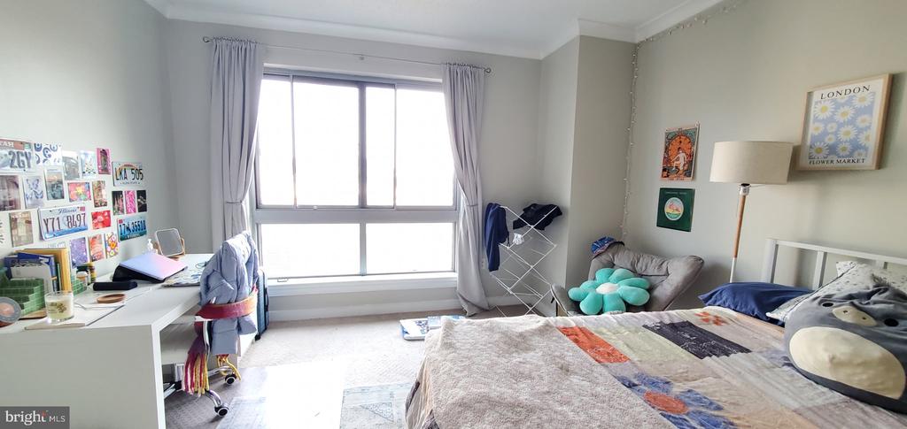 777 NW 7TH STREET NW Unit: 906