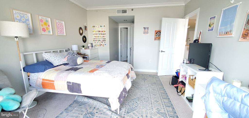 777 NW 7TH STREET NW Unit: 906