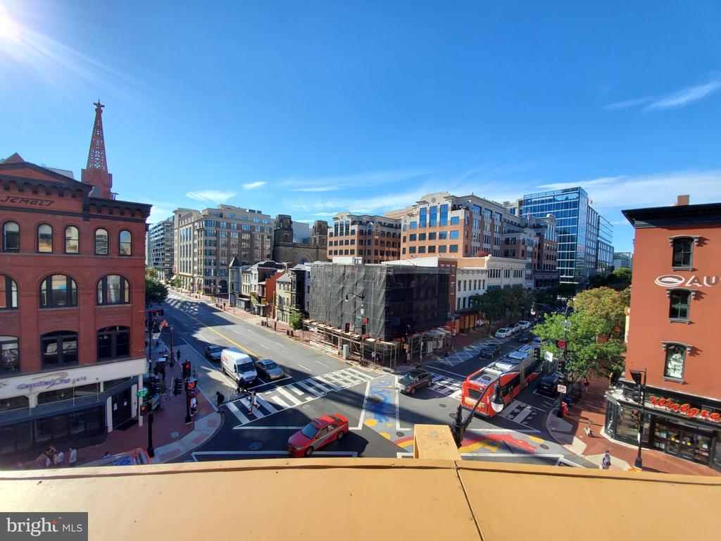 777 NW 7TH STREET NW Unit: 906