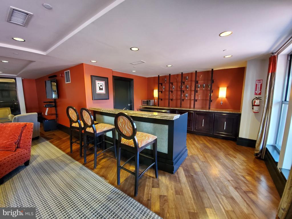 777 NW 7TH STREET NW Unit: 906