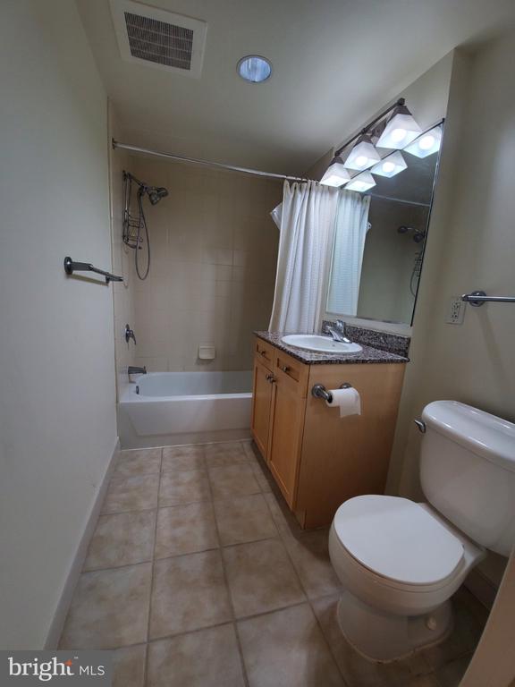 777 NW 7TH STREET NW Unit: 906