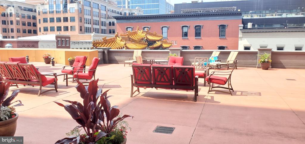 777 NW 7TH STREET NW Unit: 906