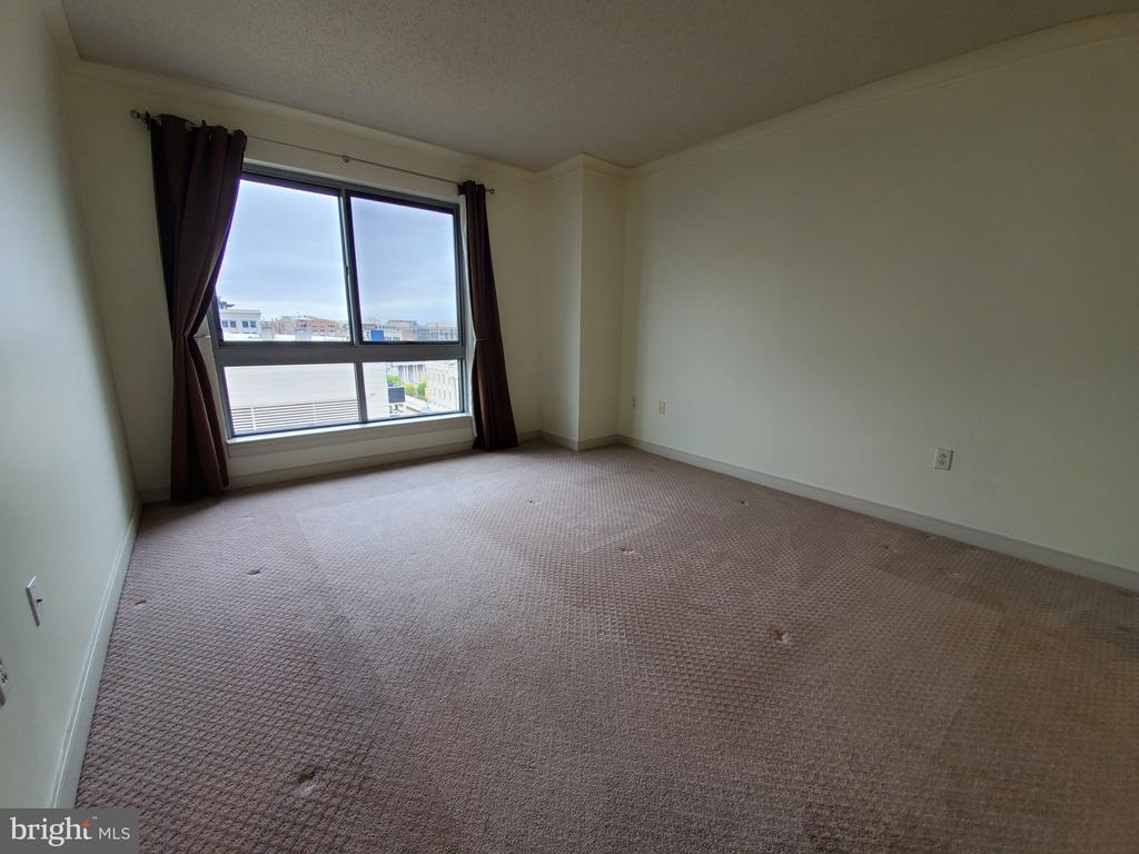 777 NW 7TH STREET NW Unit: 906