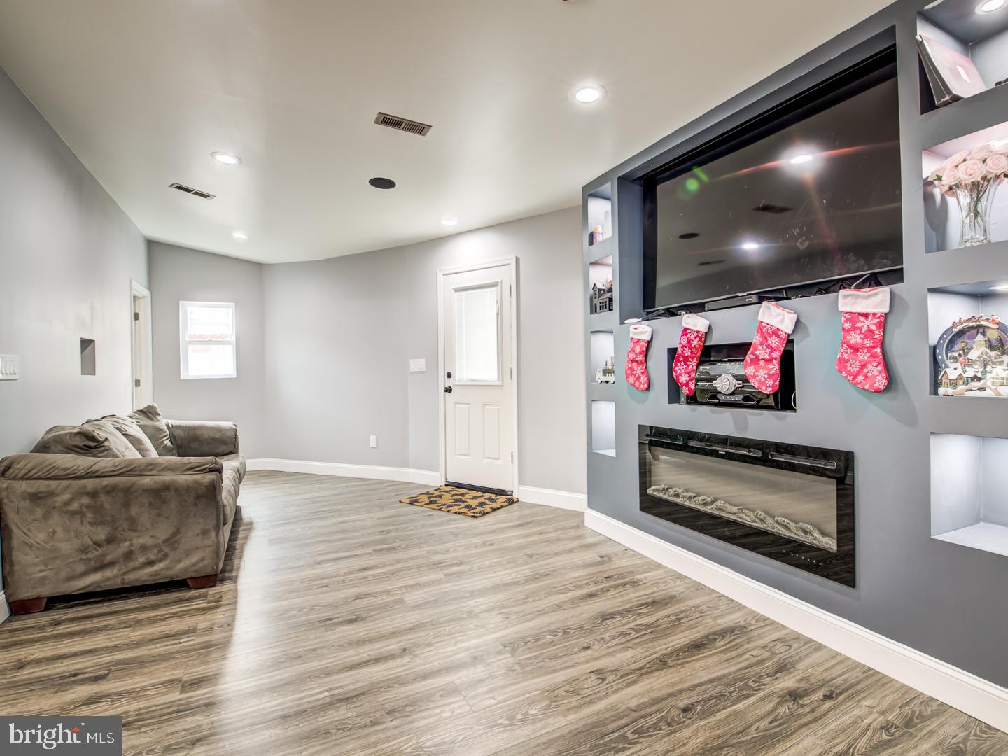 114 COMPASS ROAD