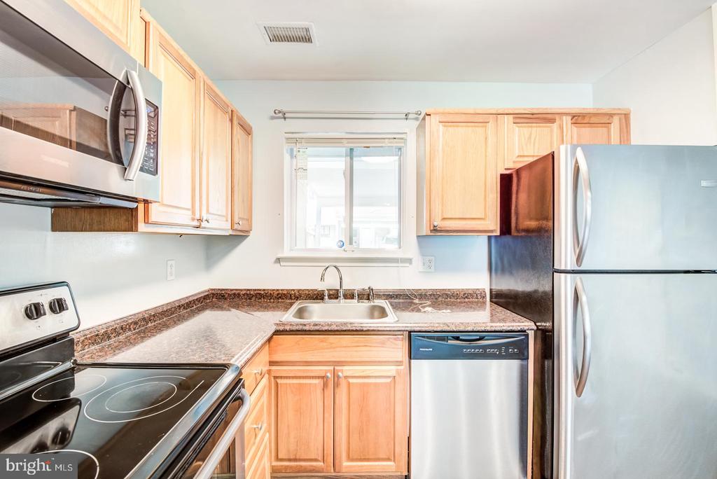 3043 Heathcote Rd