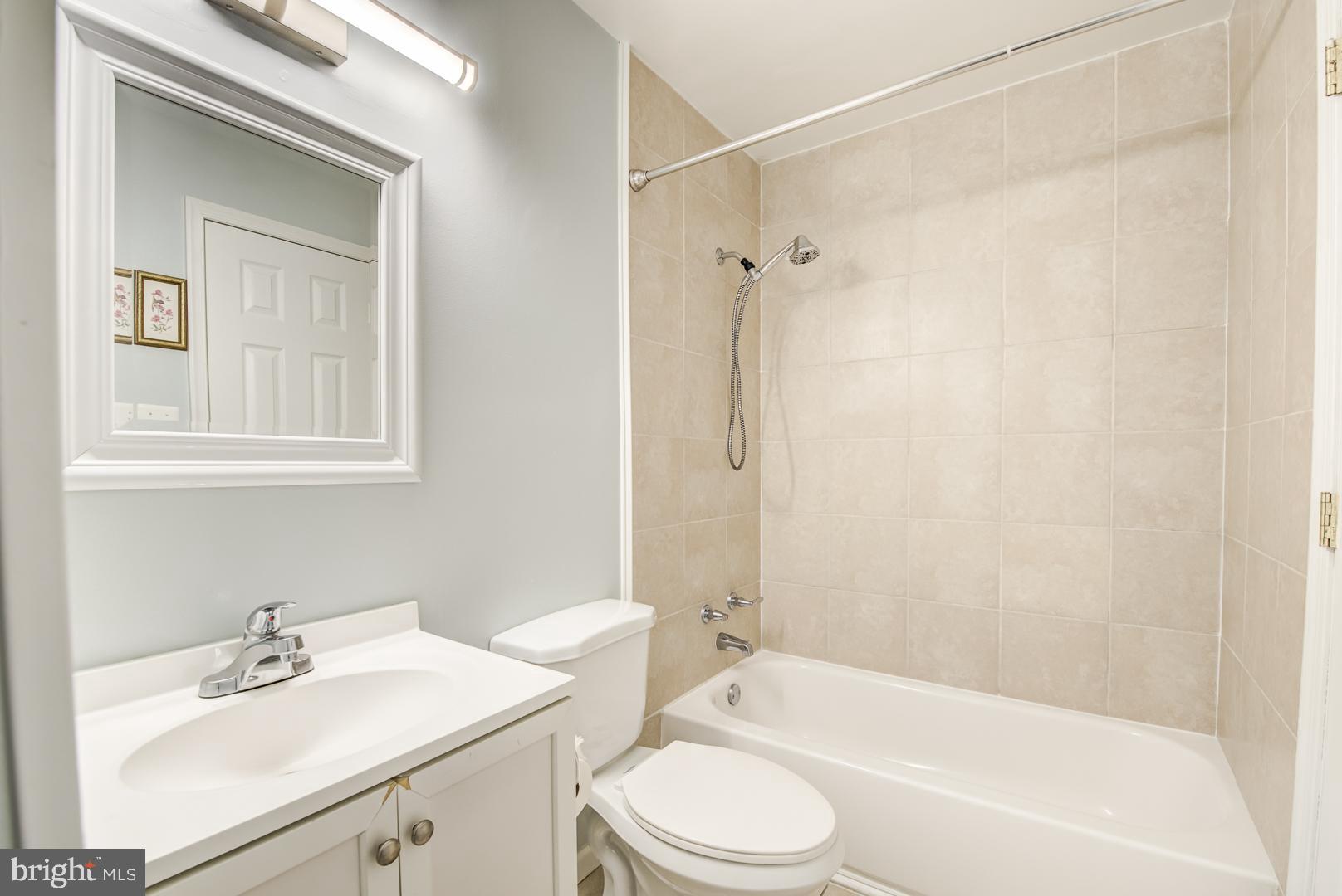 3043 Heathcote Rd