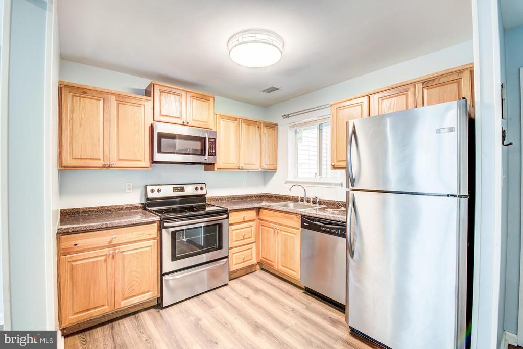 3043 Heathcote Rd