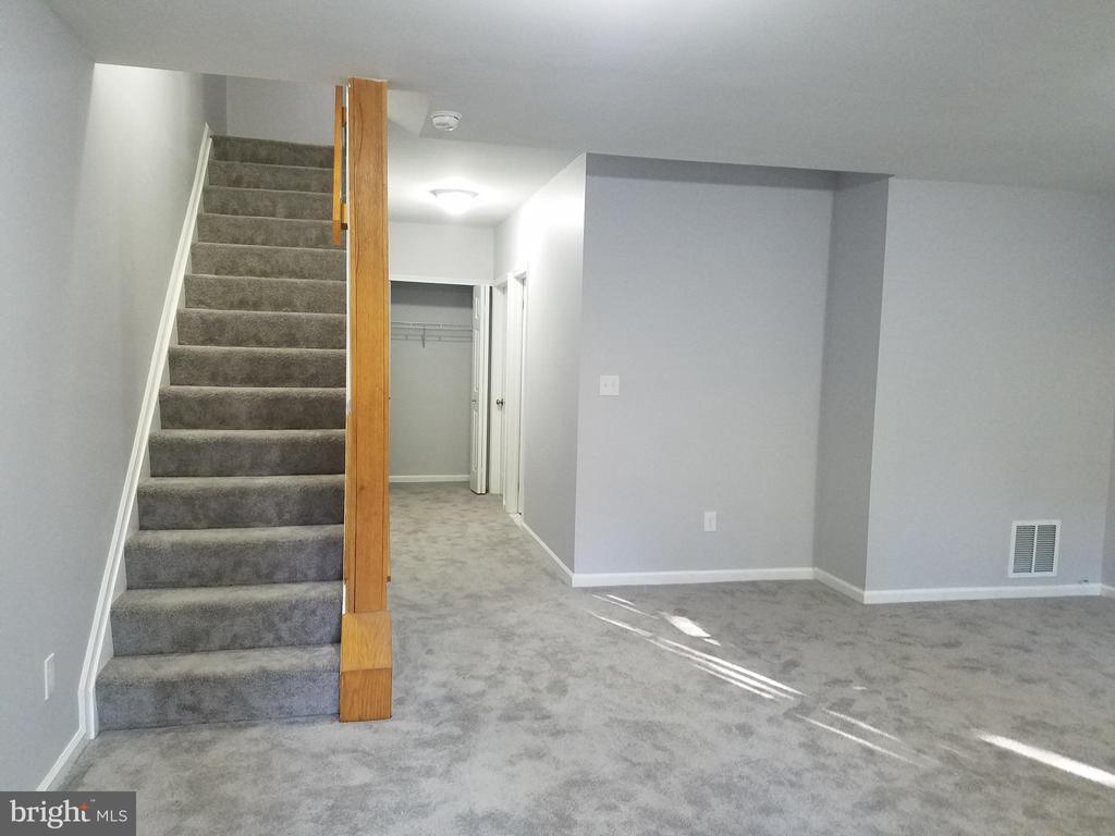 9663 HORSHAM DRIVE