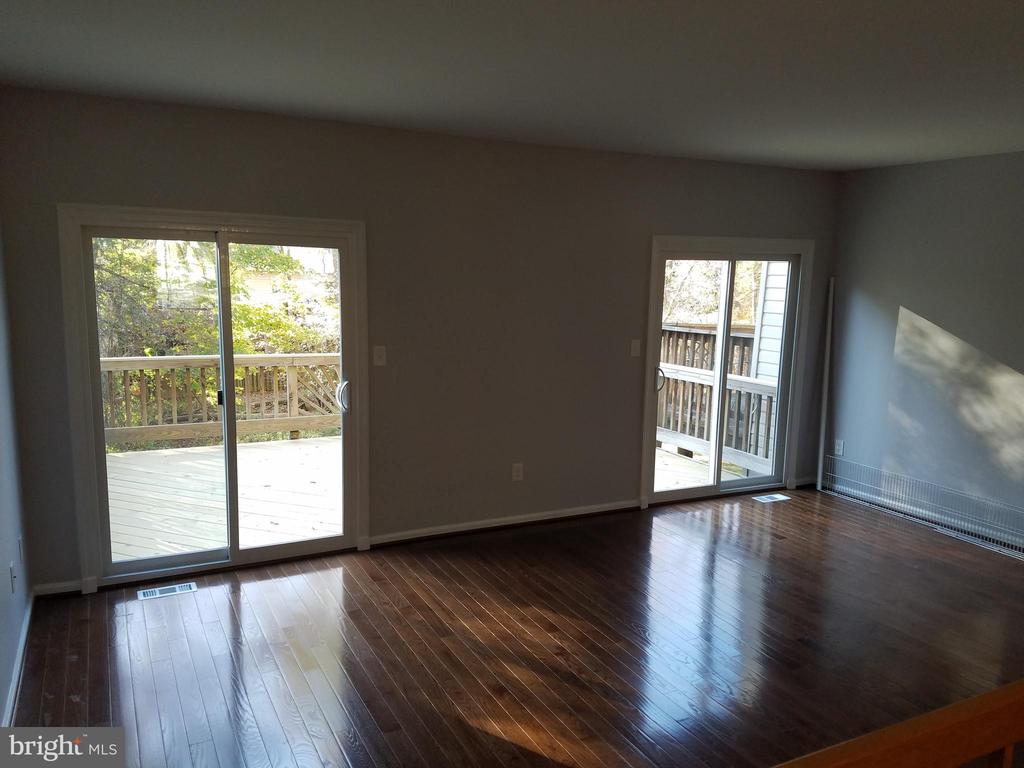 9663 HORSHAM DRIVE