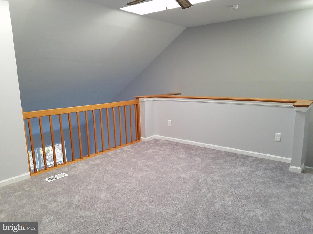 9663 HORSHAM DRIVE