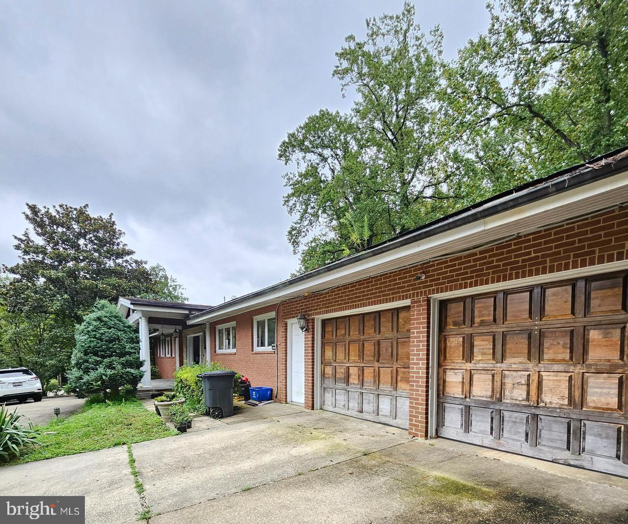 6204 LENOX ROAD