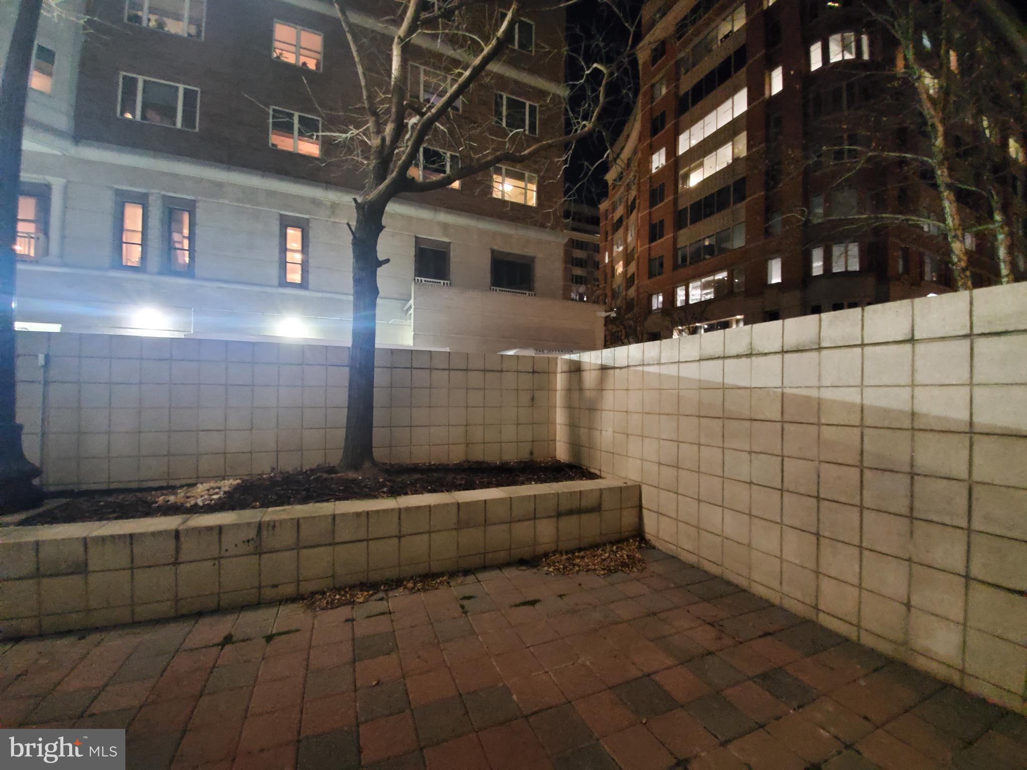 851 N GLEBE ROAD Unit: 105