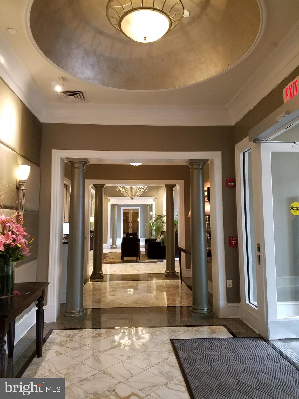 851 N GLEBE ROAD Unit: 105