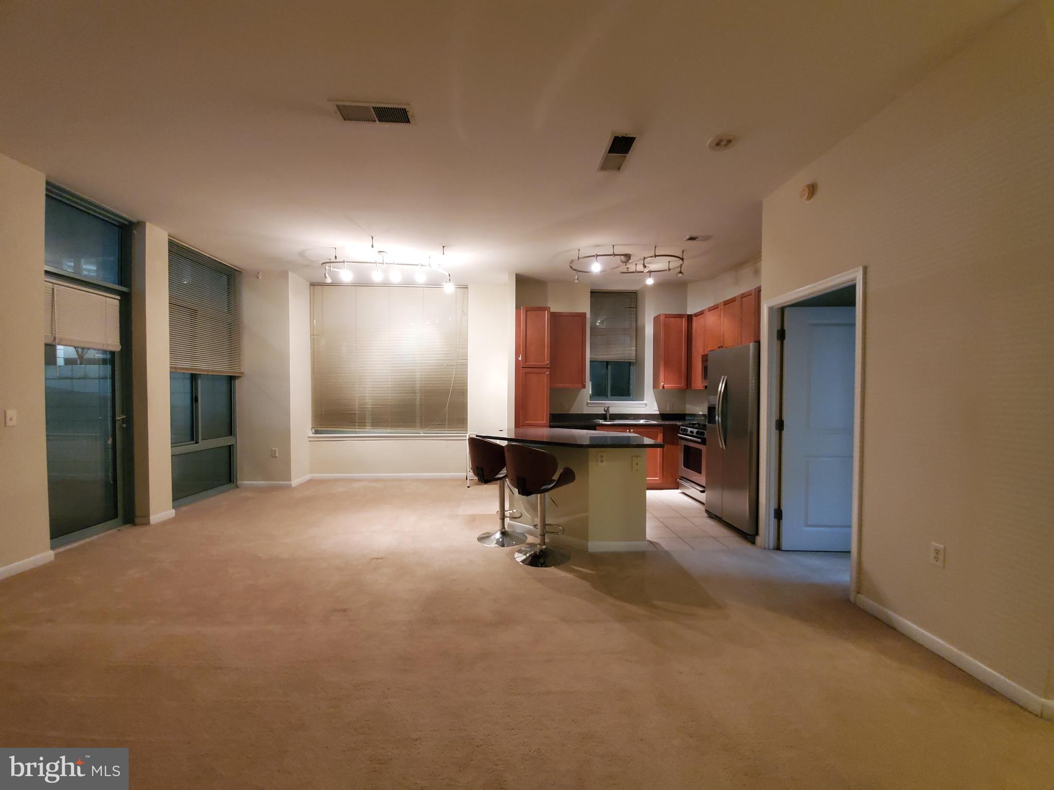 851 N GLEBE ROAD Unit: 105