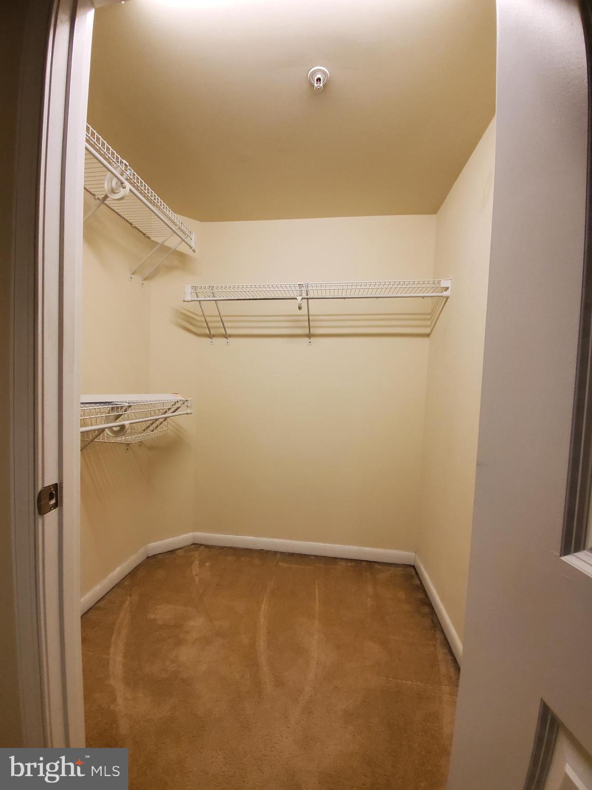 851 N GLEBE ROAD Unit: 105