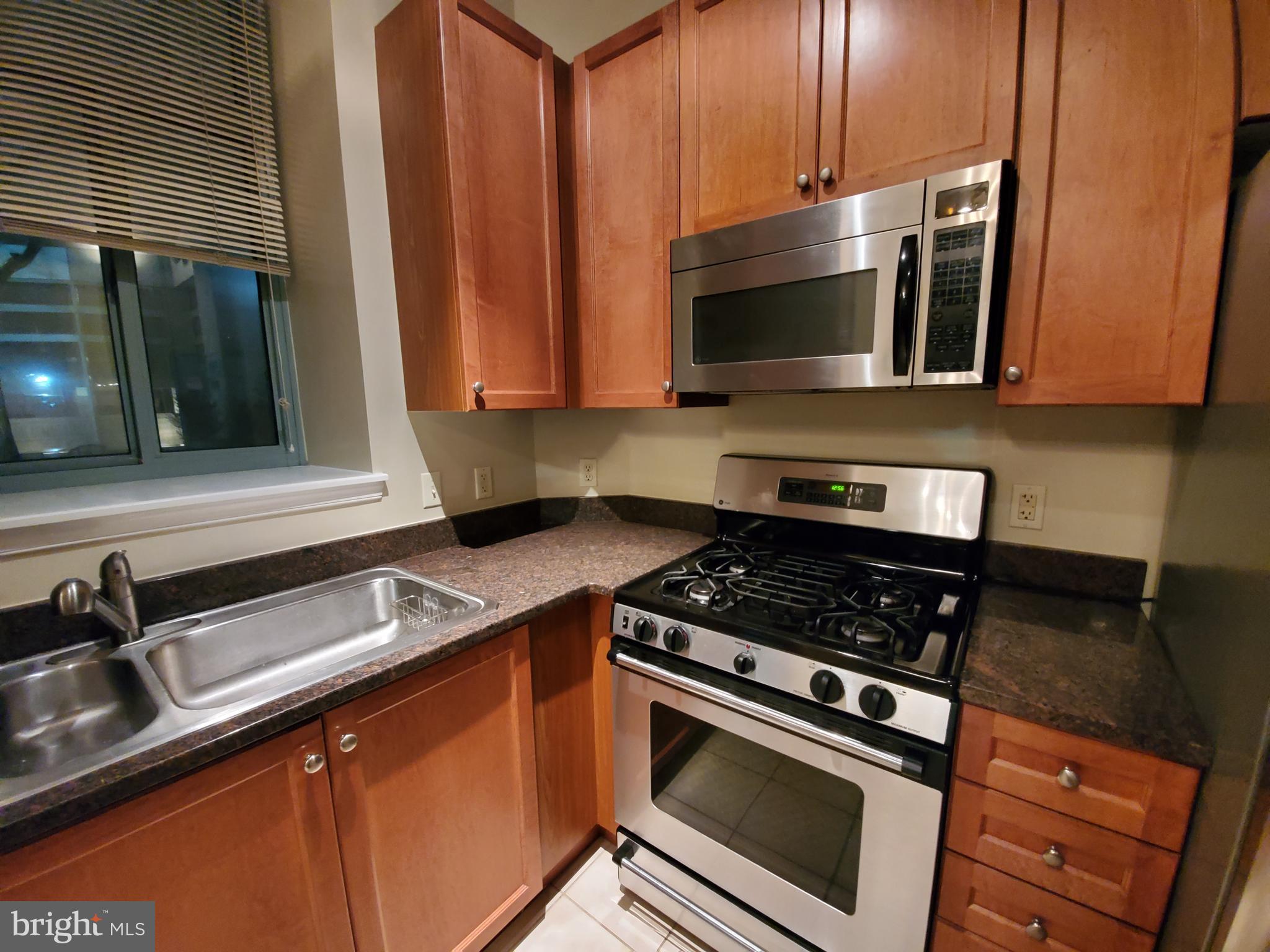 851 N GLEBE ROAD Unit: 105