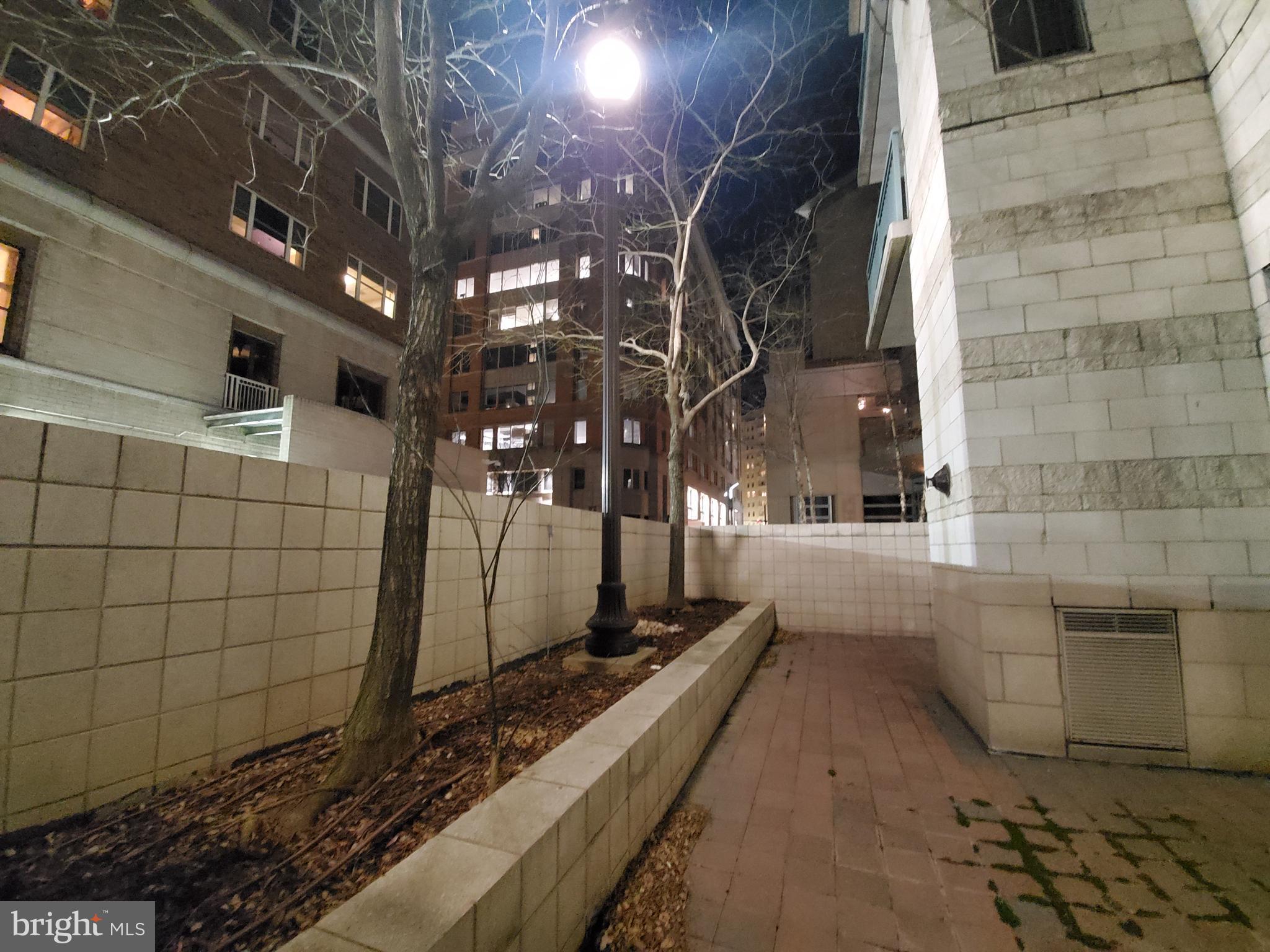 851 N GLEBE ROAD Unit: 105