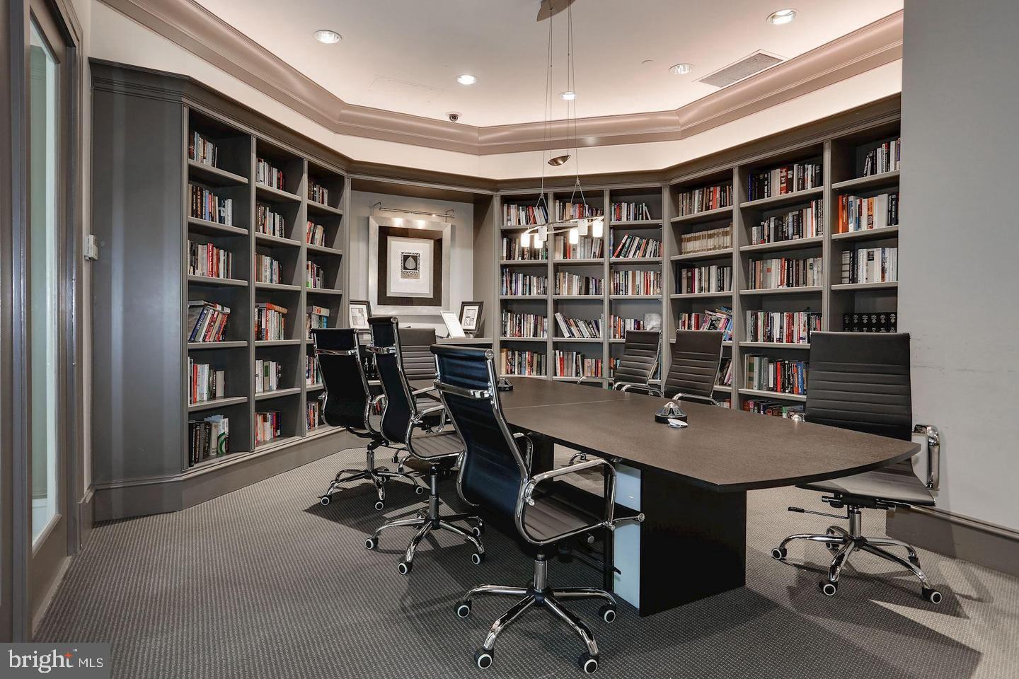 851 N GLEBE ROAD Unit: 105