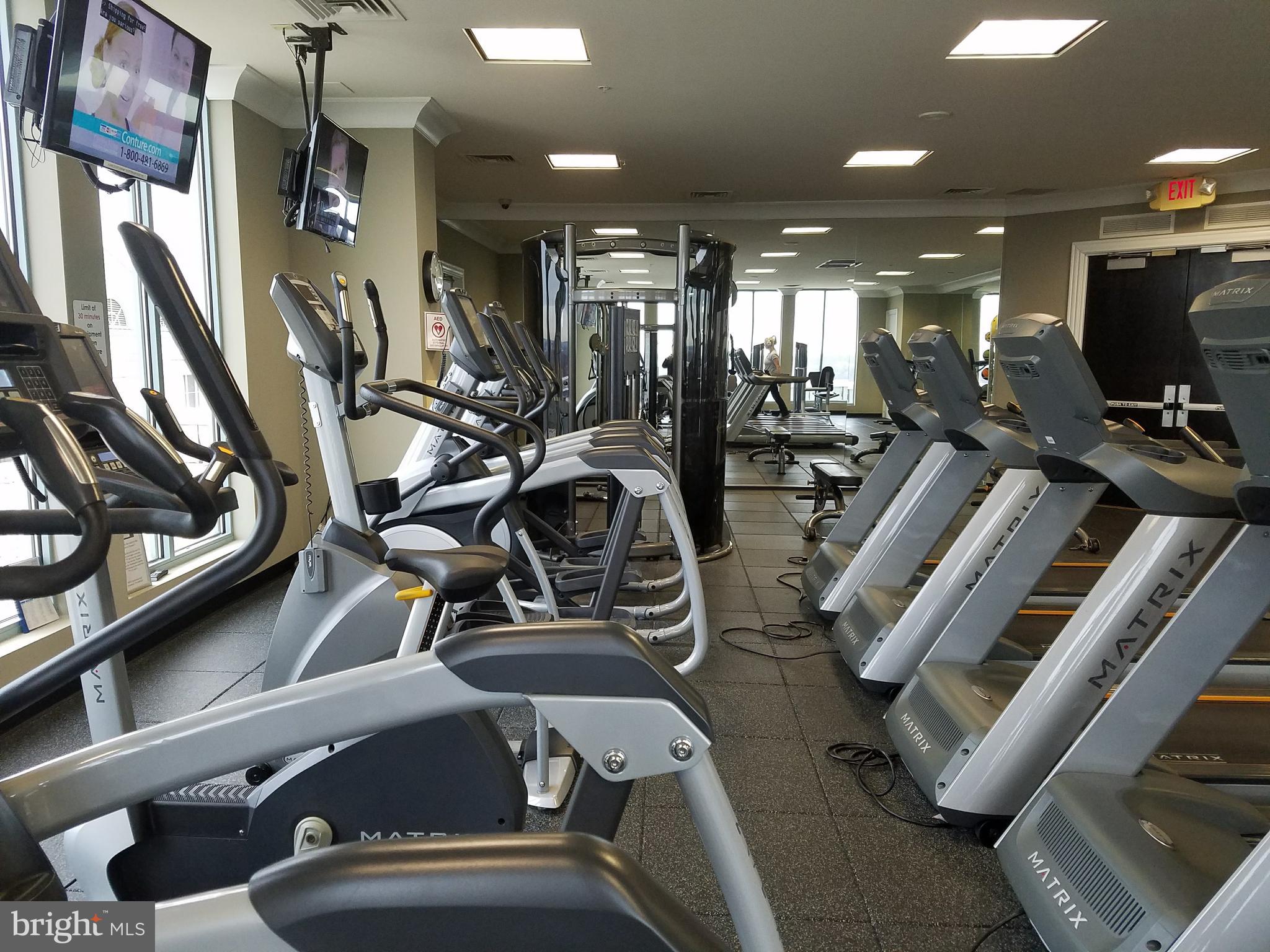 851 N GLEBE ROAD Unit: 105