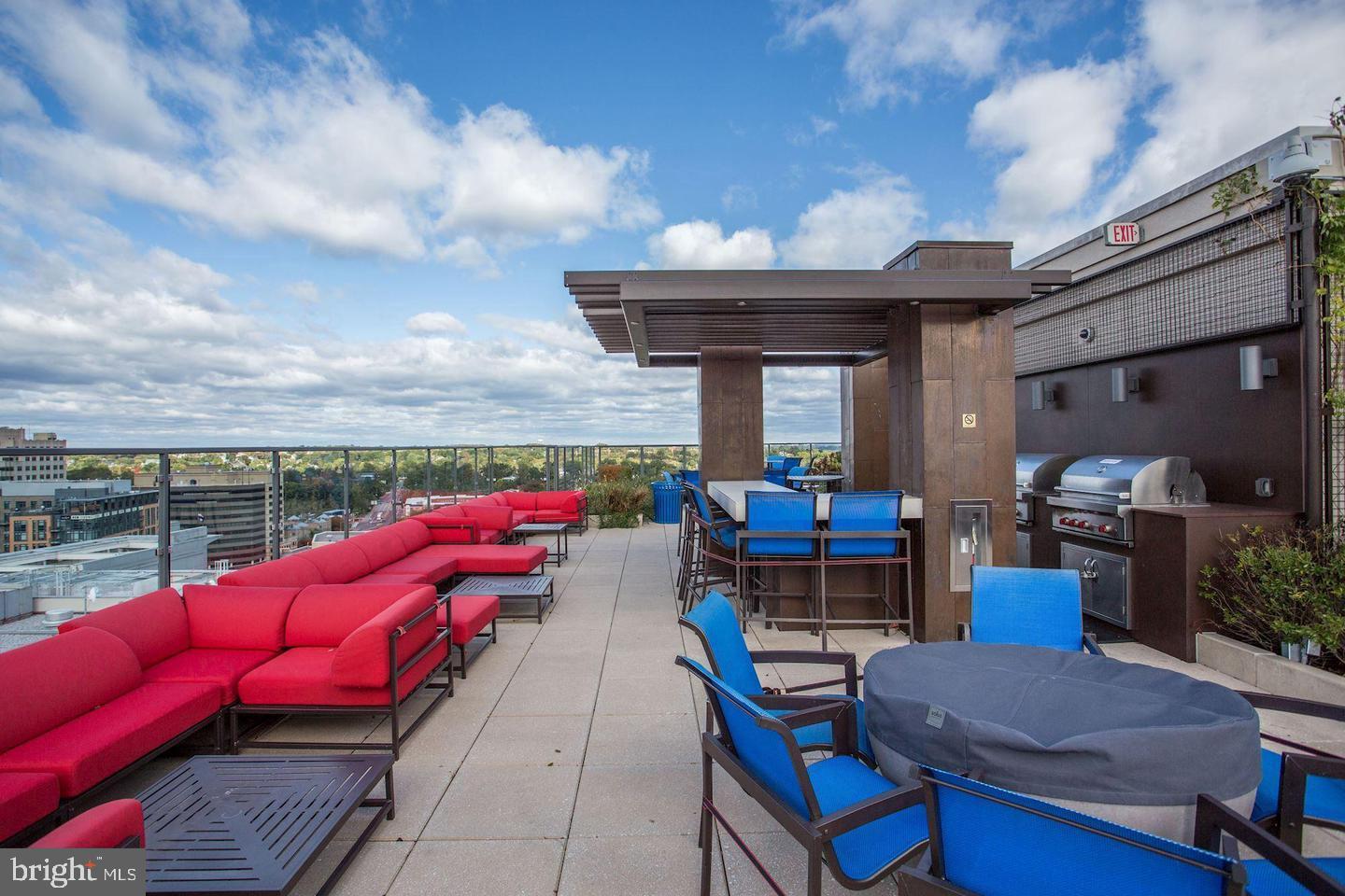 851 N GLEBE ROAD Unit: 105