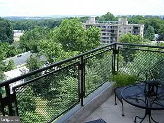 4390 Lorcom Ln #801