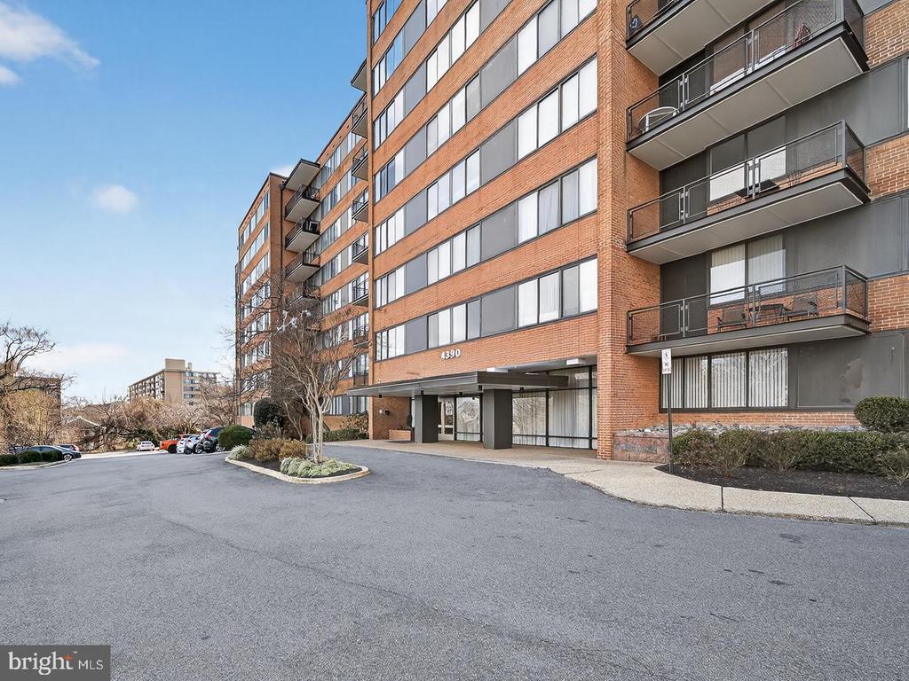 4390 LORCOM LANE 410