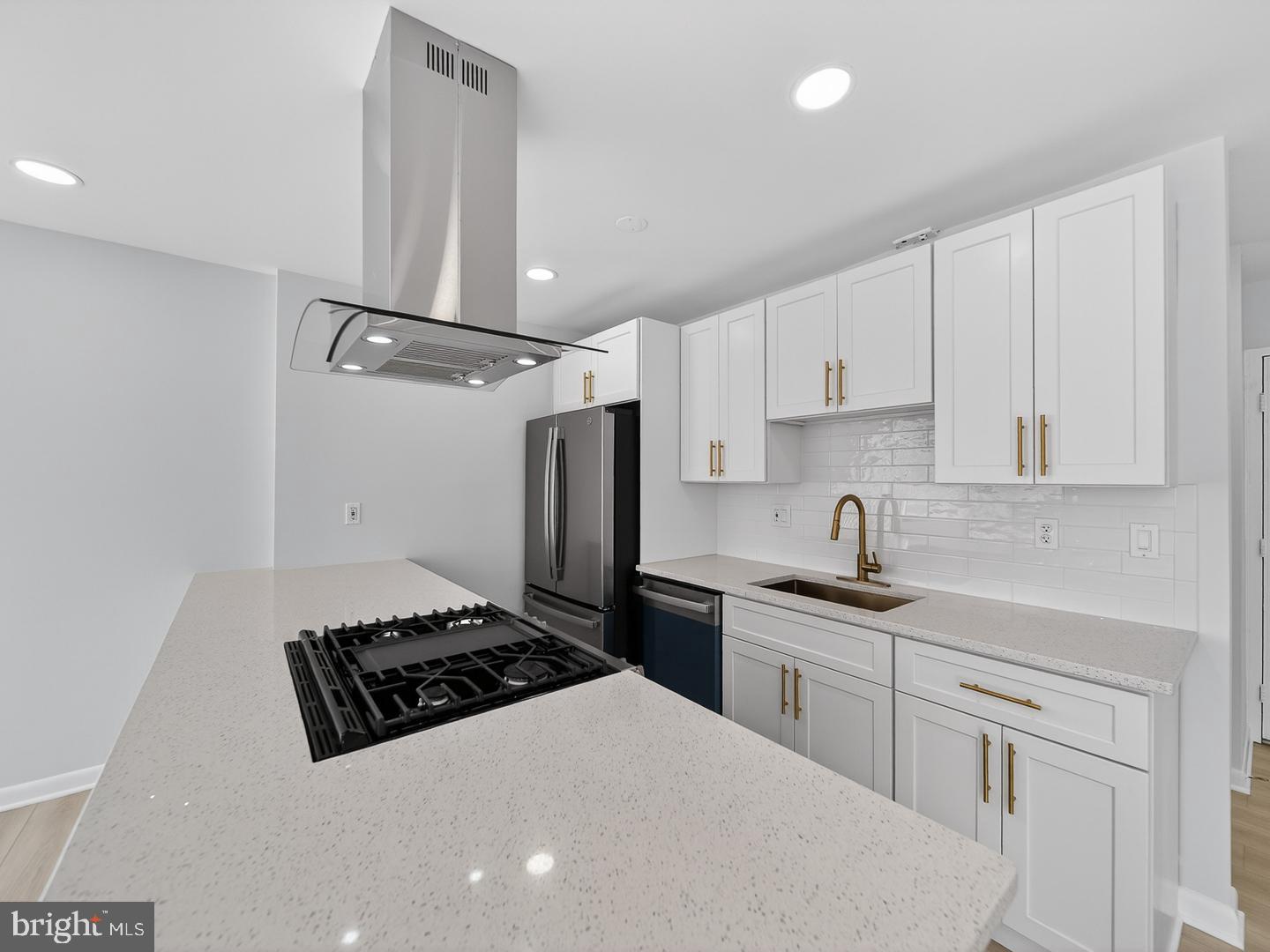 4390 LORCOM LANE 410