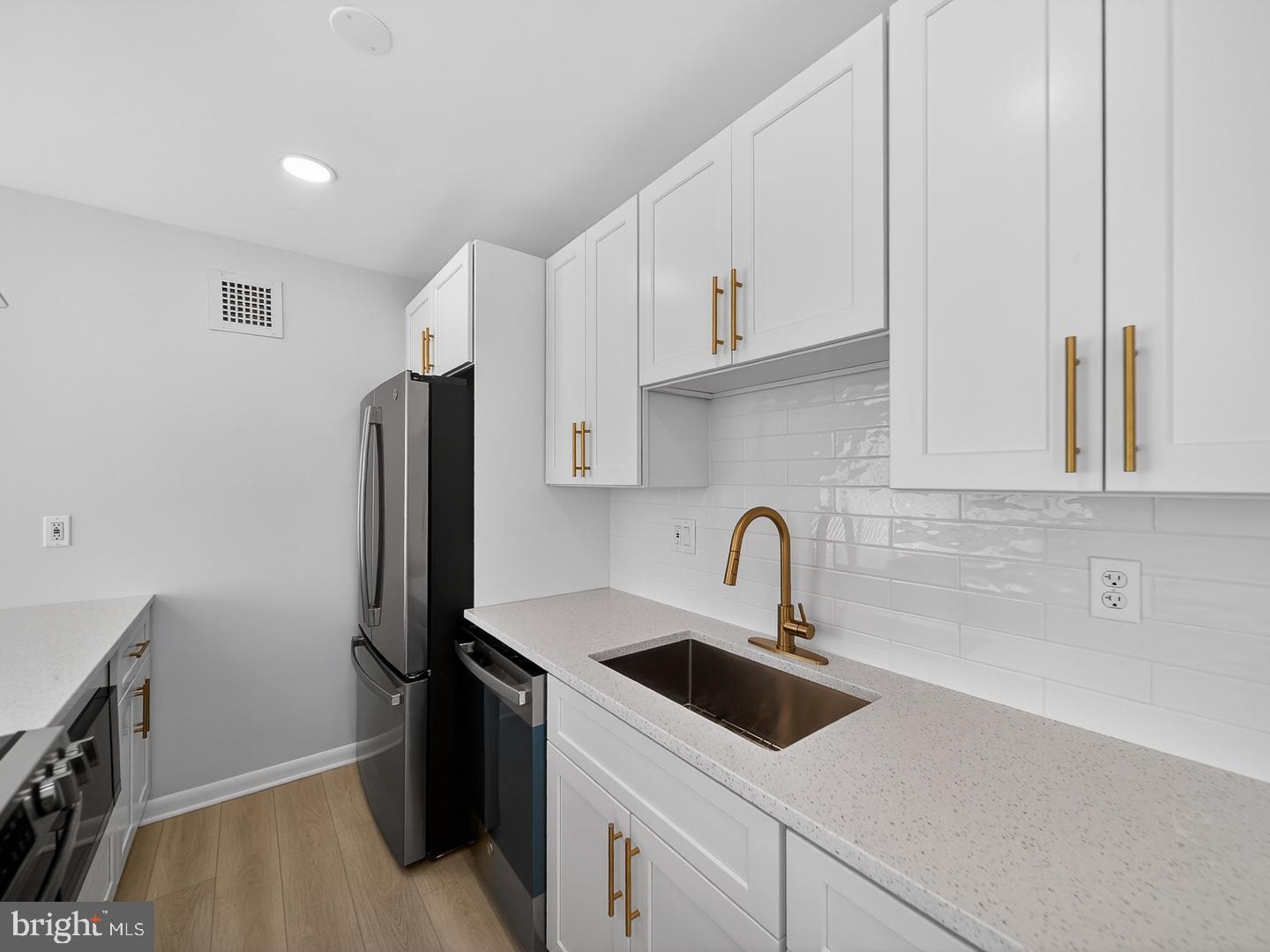 4390 LORCOM LANE 410