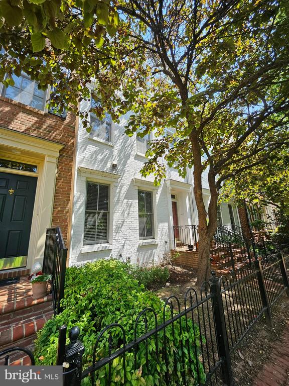 421 COOK ST