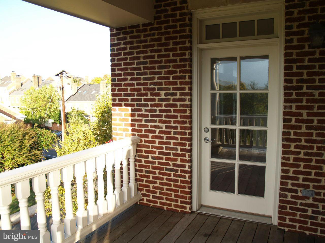 600 SECOND STREET 303
