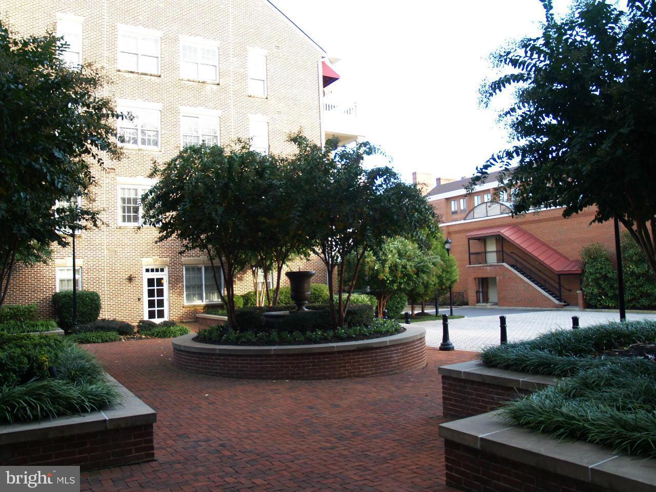 600 SECOND STREET 303