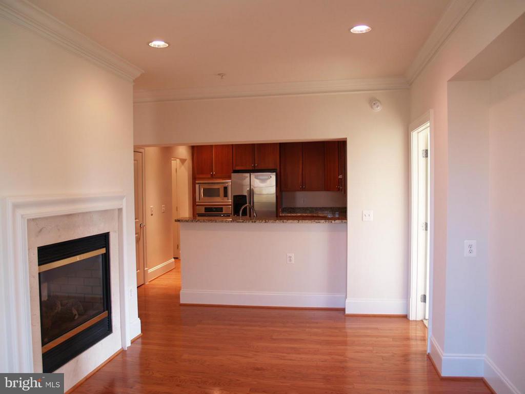 600 SECOND STREET 303
