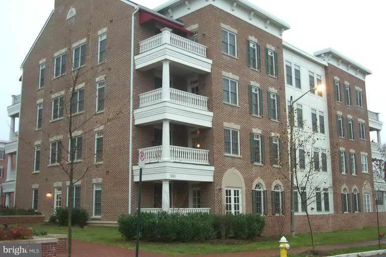 600 SECOND STREET 303