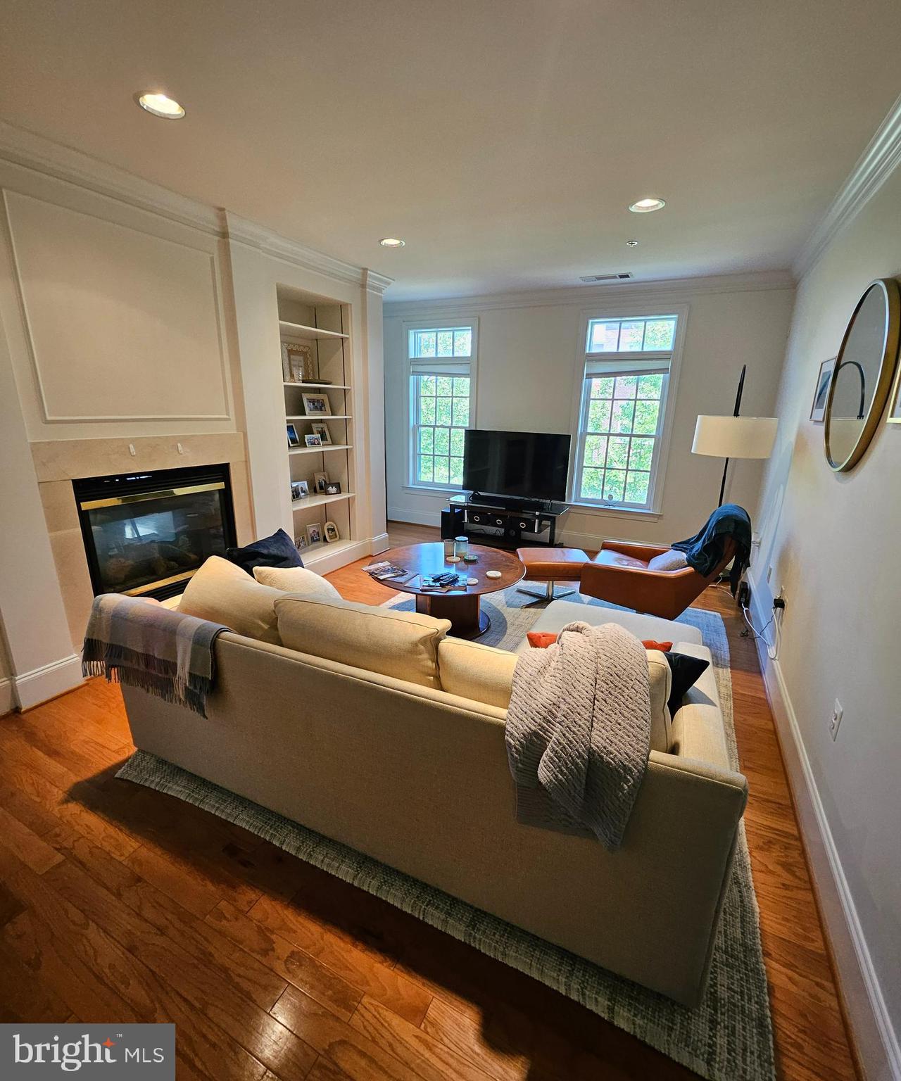 600 SECOND STREET 303