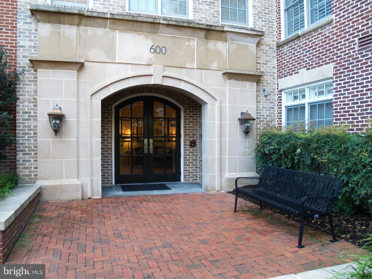 600 SECOND STREET 303
