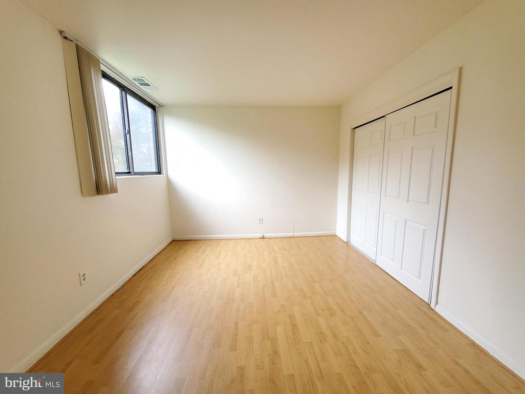 10721 WEST DR. #202