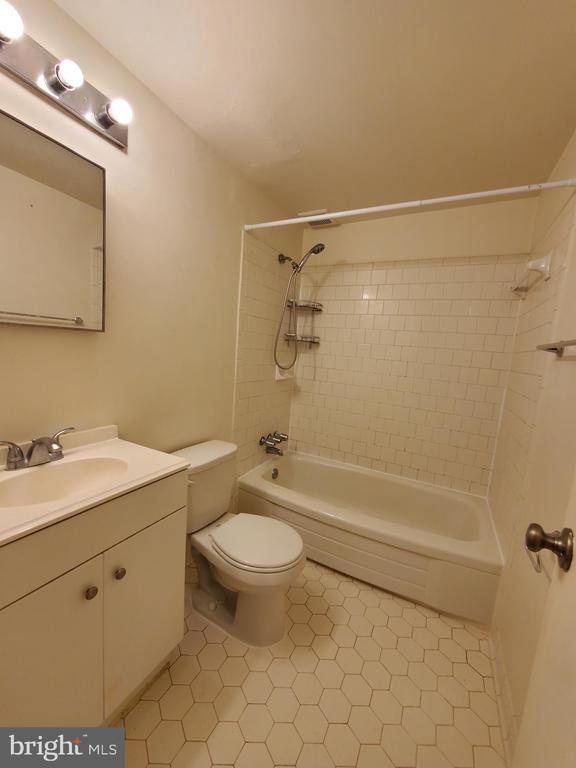 10721 WEST DR. #202
