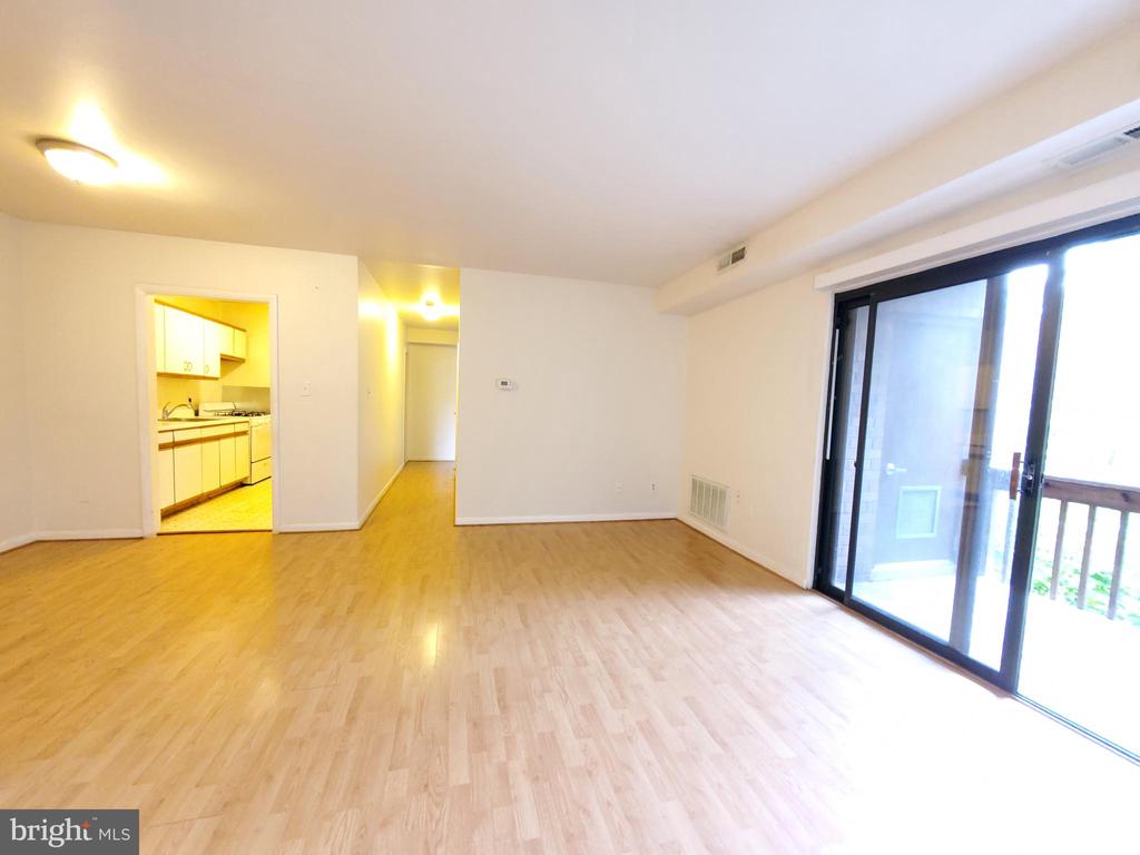 10721 WEST DR. #202