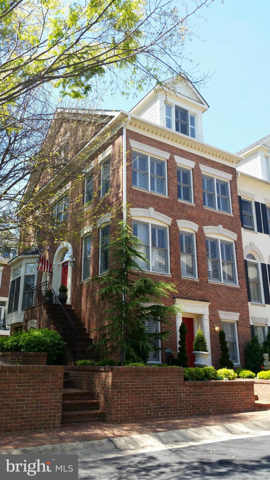 1632 Colonial Hills Dr