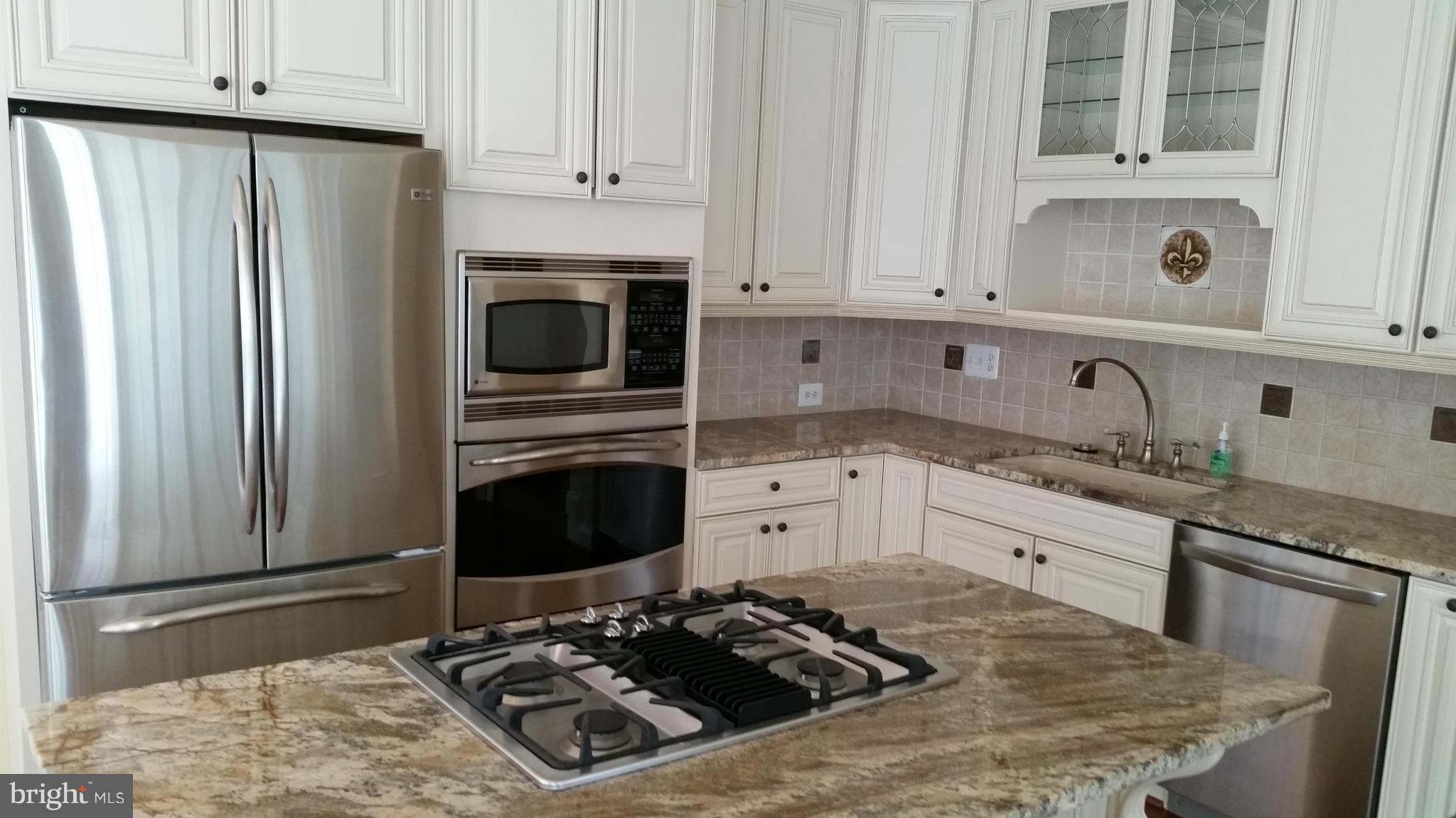 1632 Colonial Hills Dr