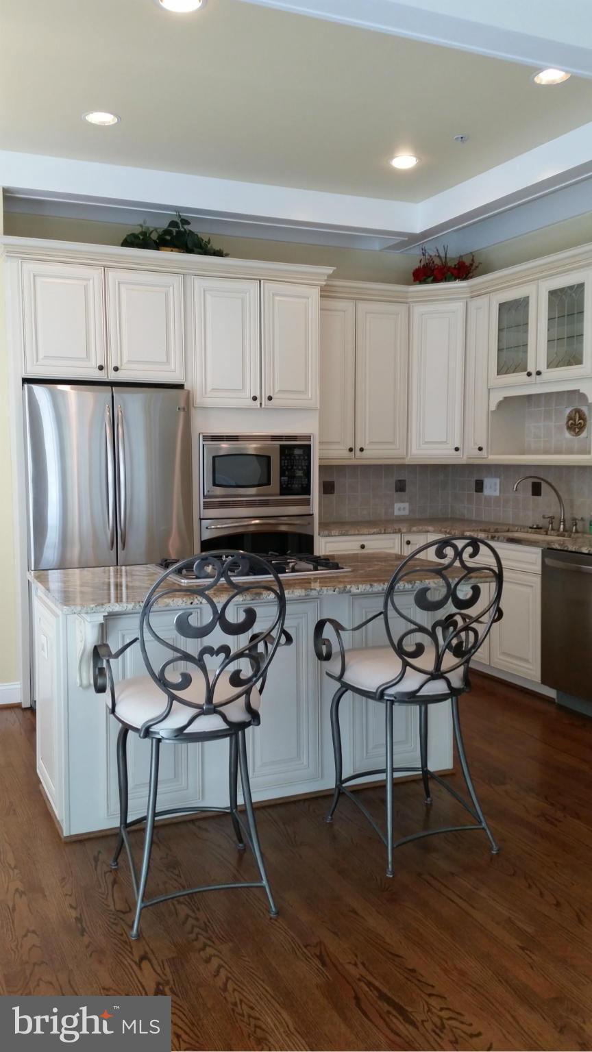 1632 Colonial Hills Dr