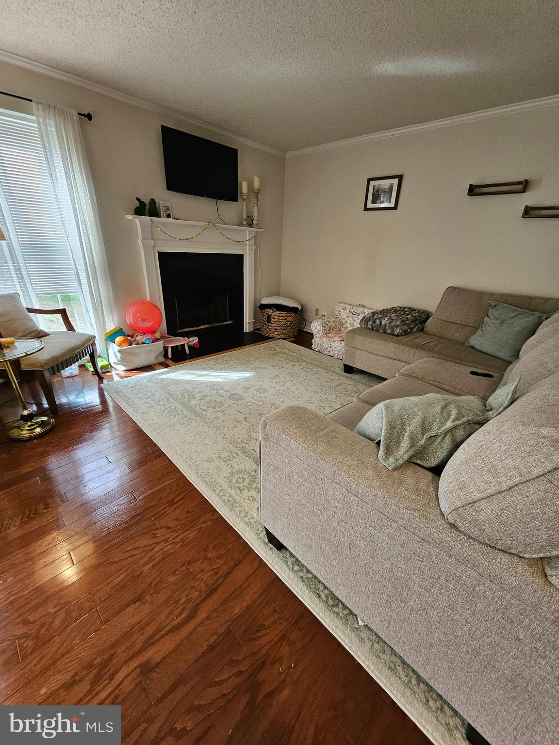 1527 Lincoln Way #202