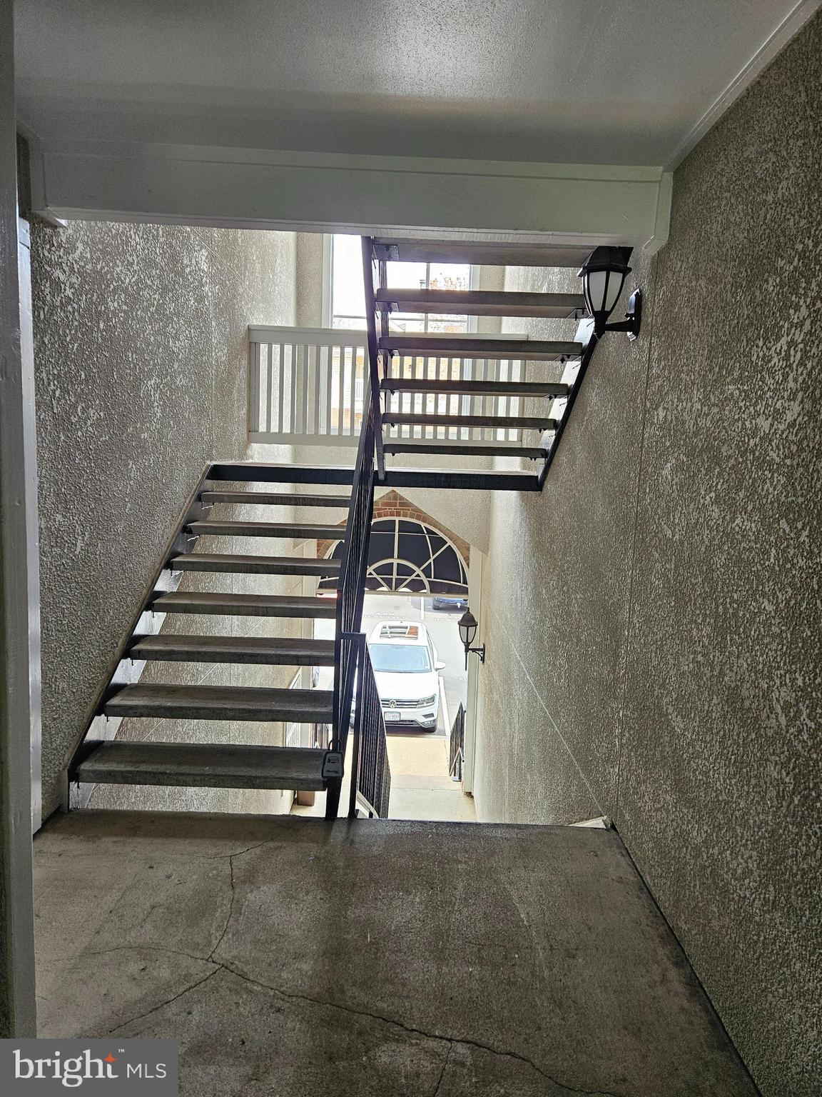 1527 Lincoln Way #202