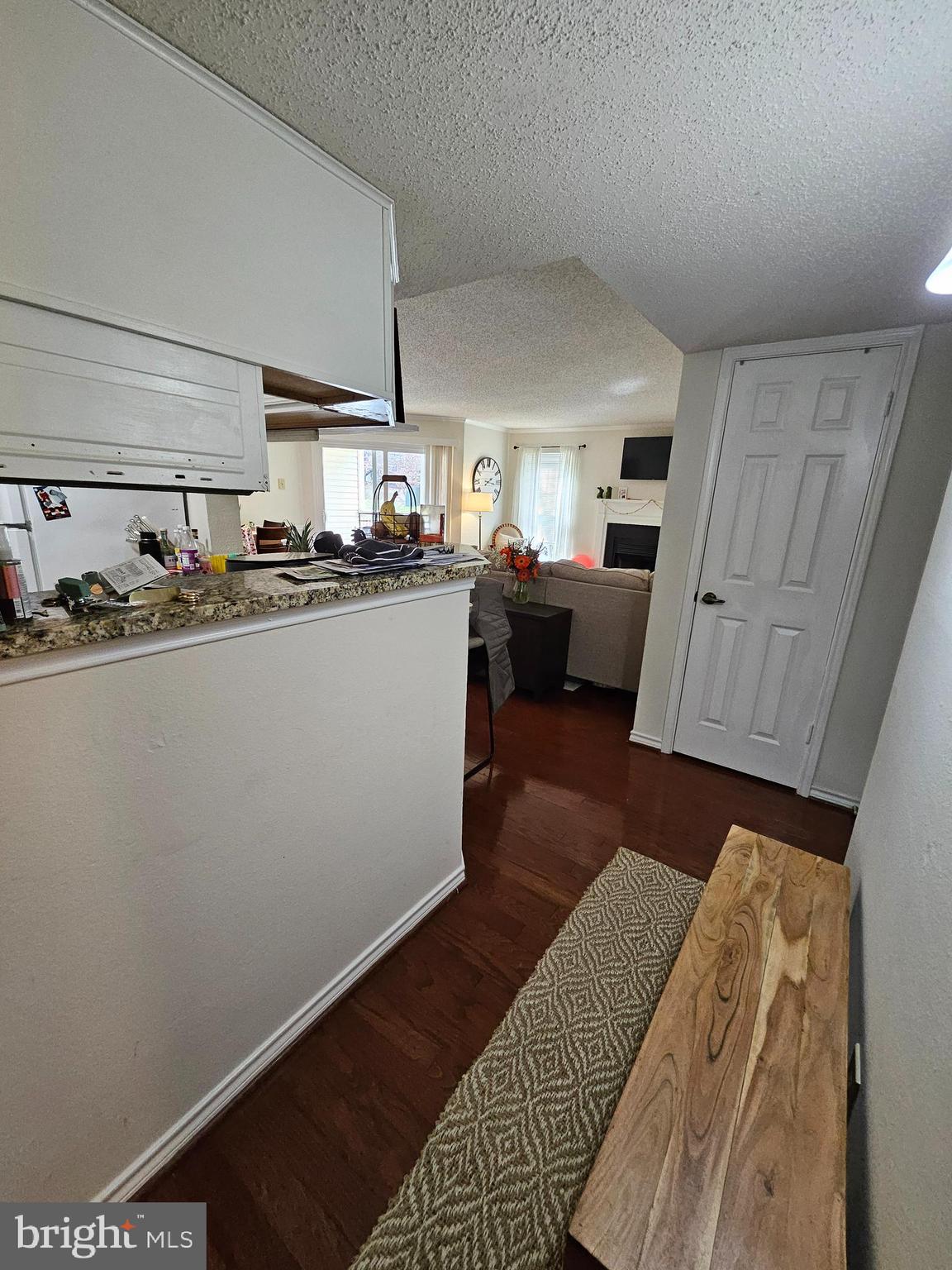 1527 Lincoln Way #202
